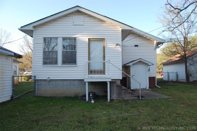 605 W Cummings Street, Henryetta, OK 74437