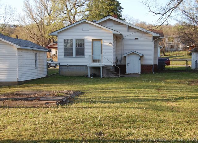 605 W Cummings Street, Henryetta, OK 74437
