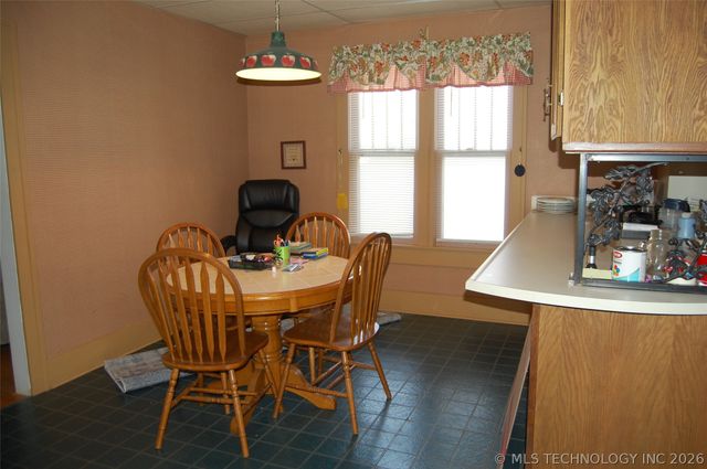 605 W Cummings Street, Henryetta, OK 74437