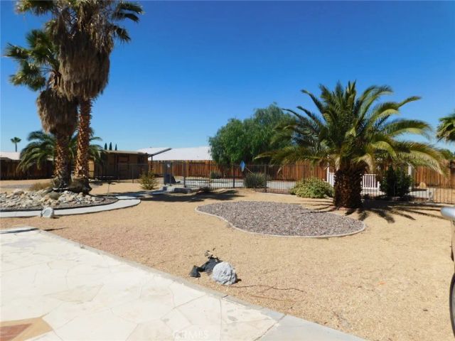 12720 Yorkshire Drive, Apple Valley, CA 92308