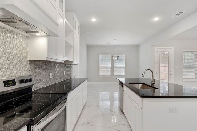 2217 S Peachtree Court, Denison, TX 75020