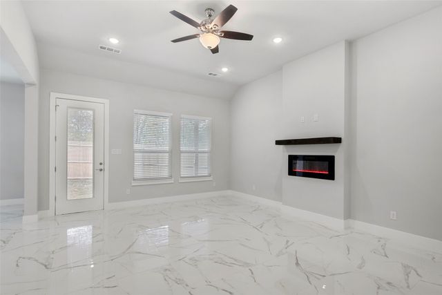 2217 S Peachtree Court, Denison, TX 75020