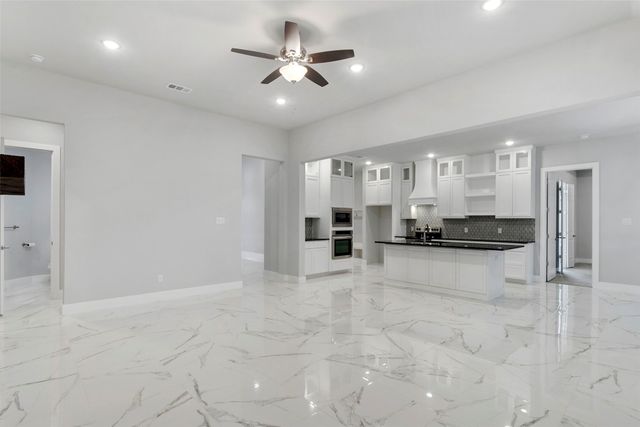 2217 S Peachtree Court, Denison, TX 75020