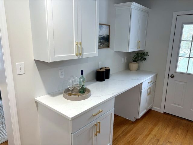 159 Pine St, Manchester, MA 01944