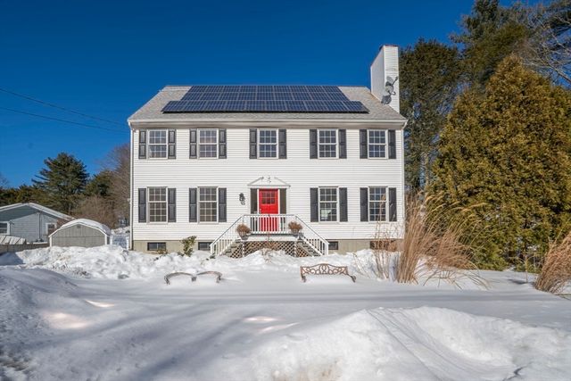 159 Pine St, Manchester, MA 01944