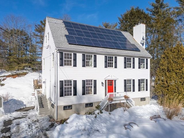 159 Pine St, Manchester, MA 01944