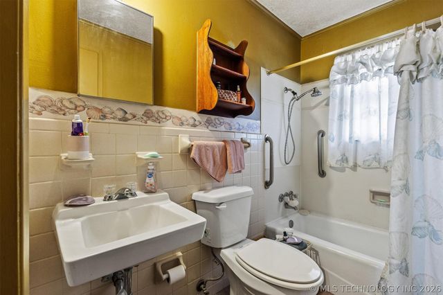 1296 Church Road, Silo, OK 74701