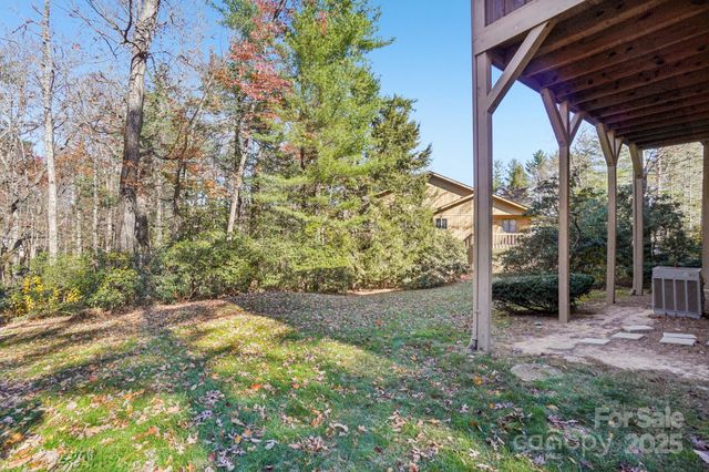 305 N Scarlet Oak Lane, Hendersonville, NC 28791