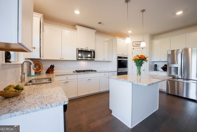 1221 Hawthorne Circle, Madison, GA 30650