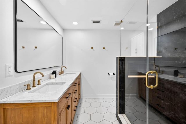 406 W FLORA STREET, Tampa, FL 33604