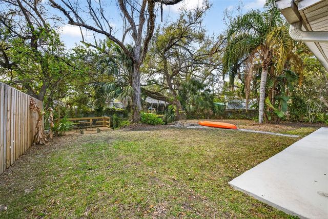 406 W FLORA STREET, Tampa, FL 33604