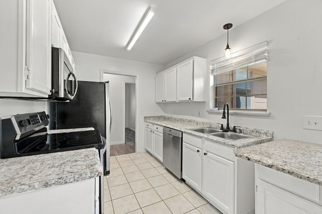 1015 Shelly Drive, Keene, TX 76031