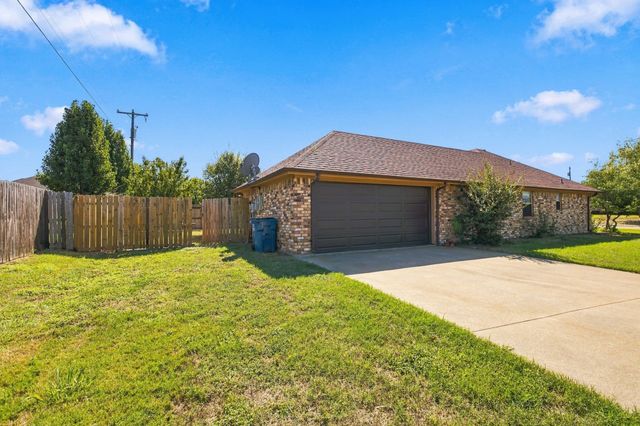 1015 Shelly Drive, Keene, TX 76031