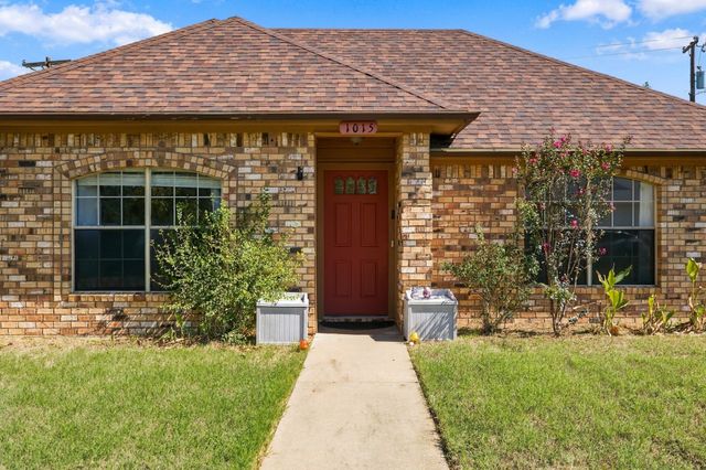 1015 Shelly Drive, Keene, TX 76031