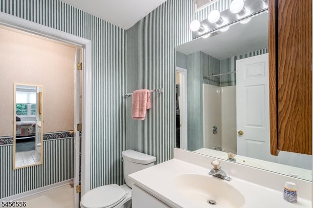 133 Town Center Dr, Warren Twp., NJ 07059