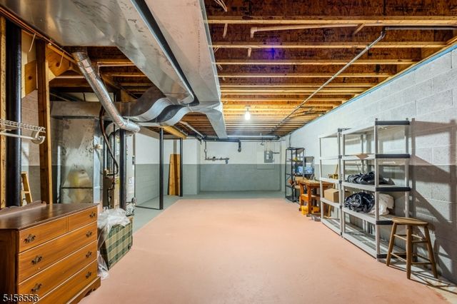 133 Town Center Dr, Warren Twp., NJ 07059