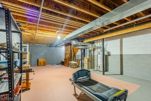 133 Town Center Dr, Warren Twp., NJ 07059