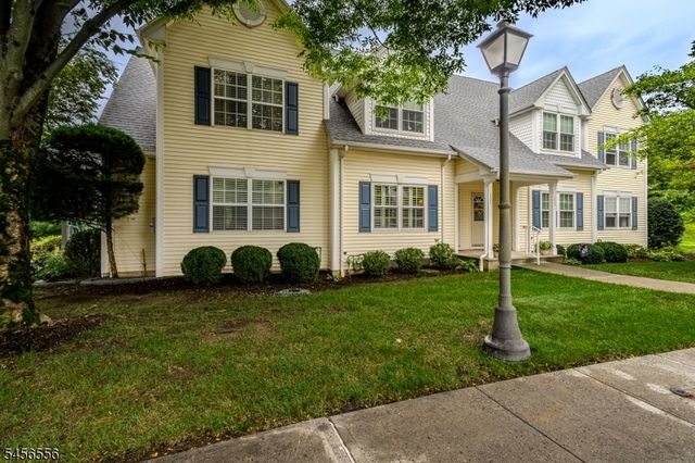 133 Town Center Dr, Warren Twp., NJ 07059