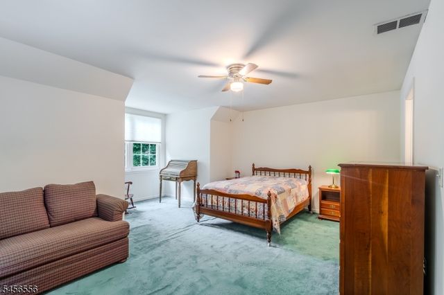 133 Town Center Dr, Warren Twp., NJ 07059