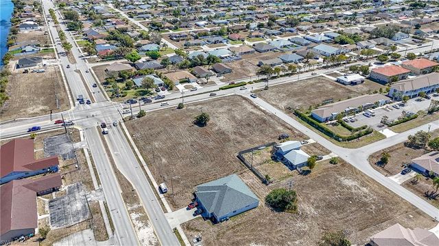 804 Gleason Pkwy, Cape Coral, FL 33914