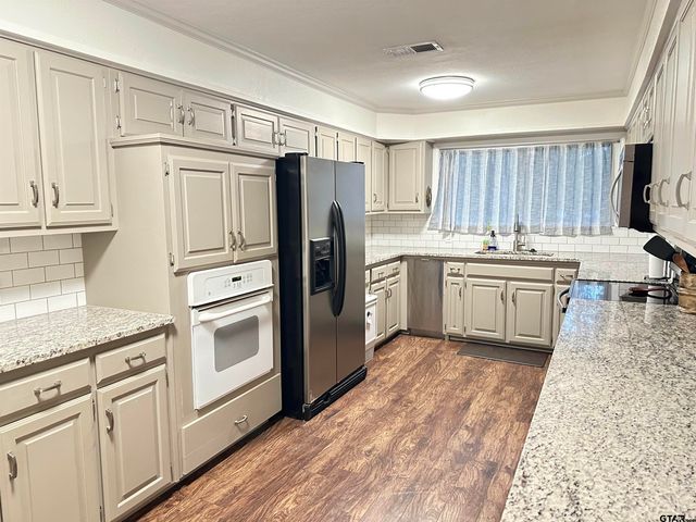 277 CR 3132, Jacksonville, TX 75766