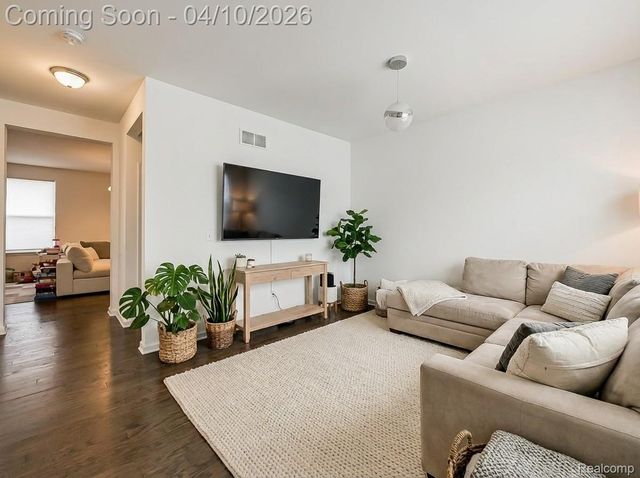 6210 S Trailwoods Drive, Ann Arbor, MI 48103