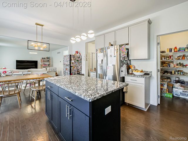 6210 S Trailwoods Drive, Ann Arbor, MI 48103