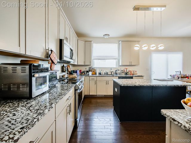 6210 S Trailwoods Drive, Ann Arbor, MI 48103