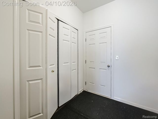 6210 S Trailwoods Drive, Ann Arbor, MI 48103