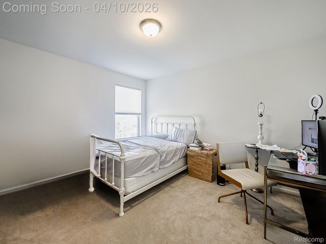 6210 S Trailwoods Drive, Ann Arbor, MI 48103