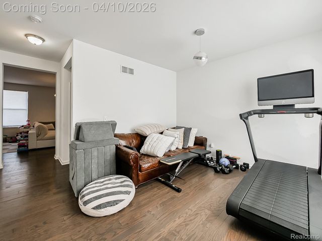 6210 S Trailwoods Drive, Ann Arbor, MI 48103