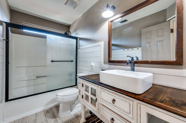 809 Glenwood Court, Mckinney, TX 75071