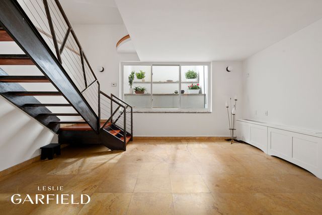 56 CHARLES Street, New York City, NY 10014