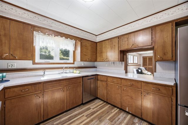 123 Edgewood Road SW, Cedar Rapids, IA 52404