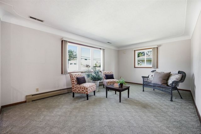 123 Edgewood Road SW, Cedar Rapids, IA 52404