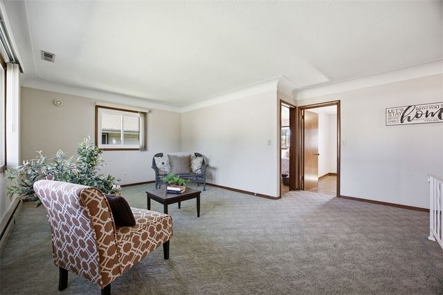 123 Edgewood Road SW, Cedar Rapids, IA 52404