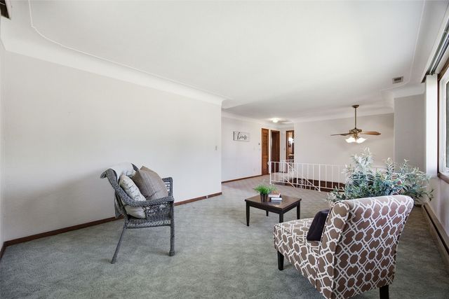 123 Edgewood Road SW, Cedar Rapids, IA 52404