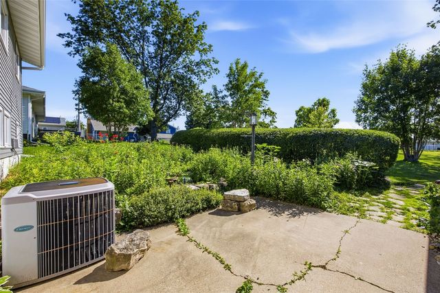 123 Edgewood Road SW, Cedar Rapids, IA 52404