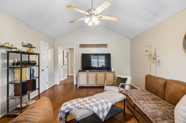 807 Jonathan Dr, Lebanon, TN 37087