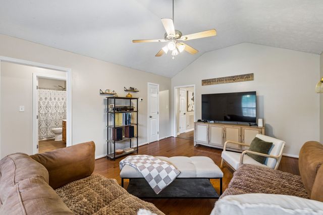 807 Jonathan Dr, Lebanon, TN 37087
