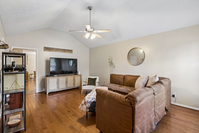 807 Jonathan Dr, Lebanon, TN 37087