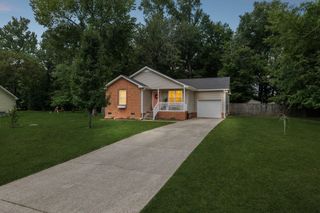 807 Jonathan Dr, Lebanon, TN 37087