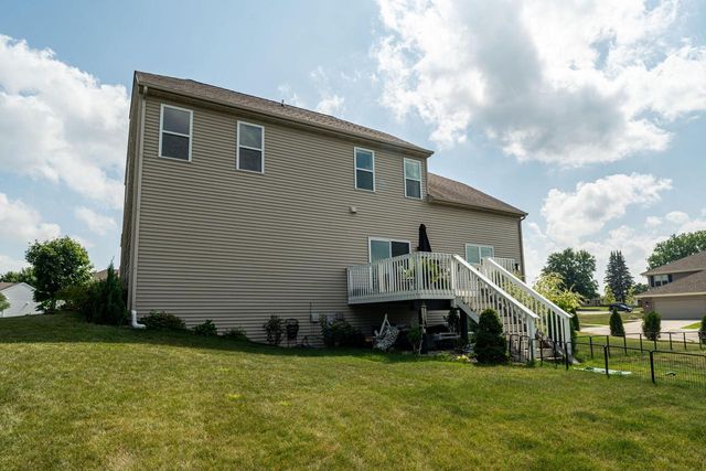1500 Whitewater DRIVE, West Bend, WI 53095