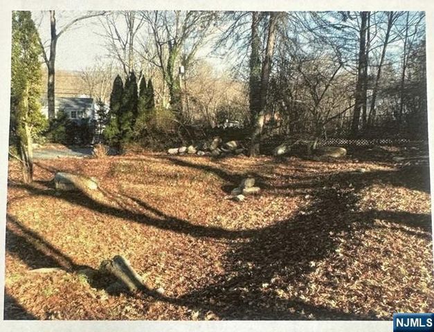 48 Overlook Road, Bloomingdale, NJ 07403