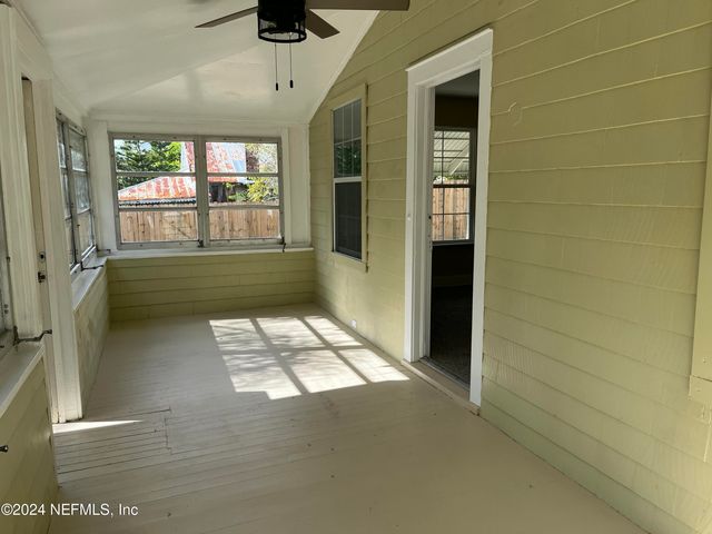 714 HUNTER Avenue, Crescent City, FL 32112