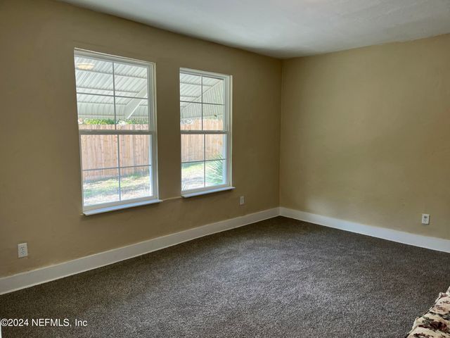 714 HUNTER Avenue, Crescent City, FL 32112