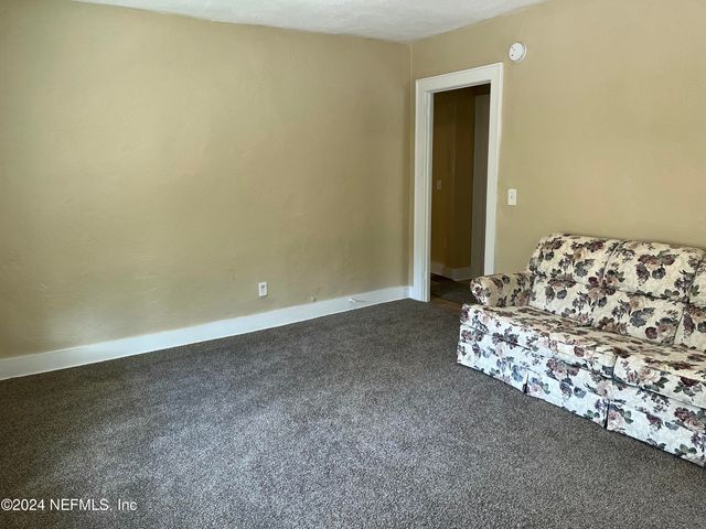 714 HUNTER Avenue, Crescent City, FL 32112