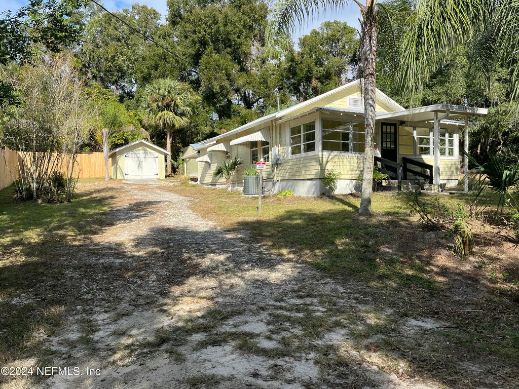 714 HUNTER Avenue, Crescent City, FL 32112