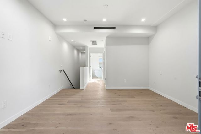 1006 Hancock Avenue B, West Hollywood, CA 90069