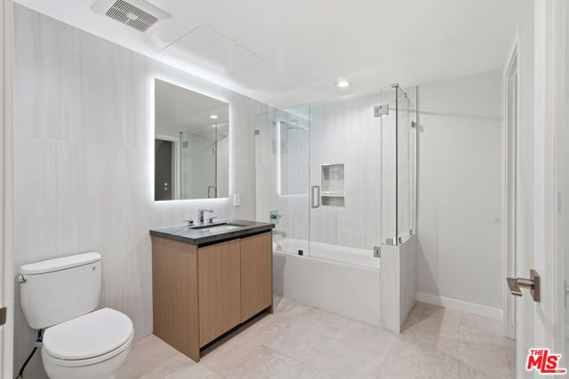1006 Hancock Avenue B, West Hollywood, CA 90069
